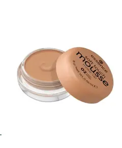 essence soft touch mousse make-up 02