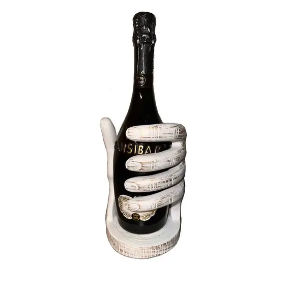 C0031 - Decorative bottle holder